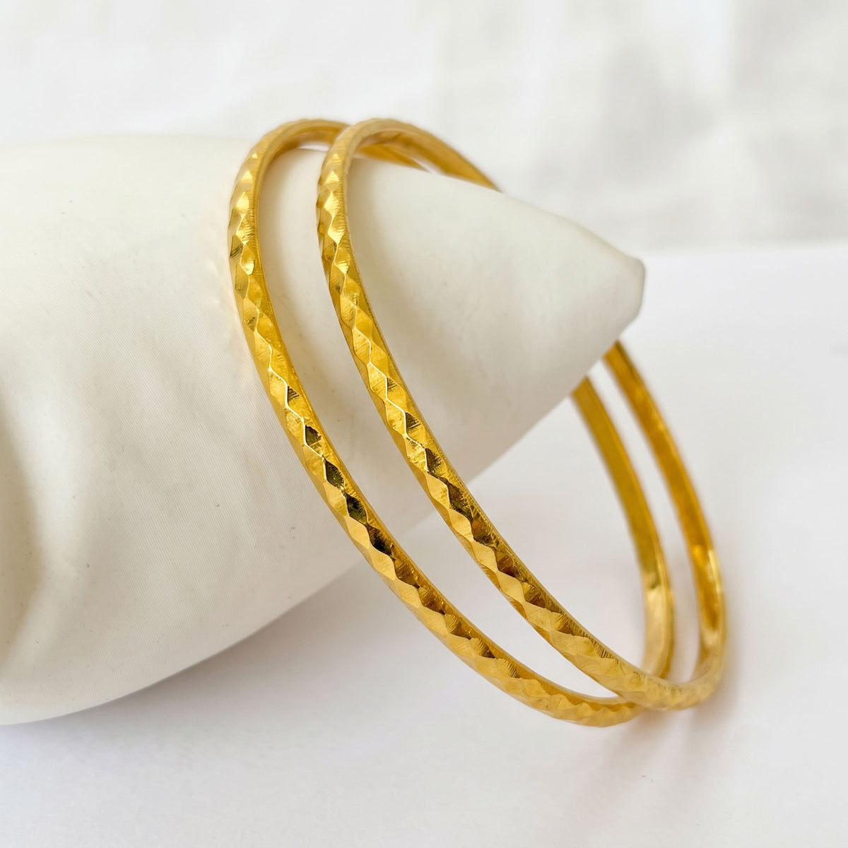 Elena Bangles