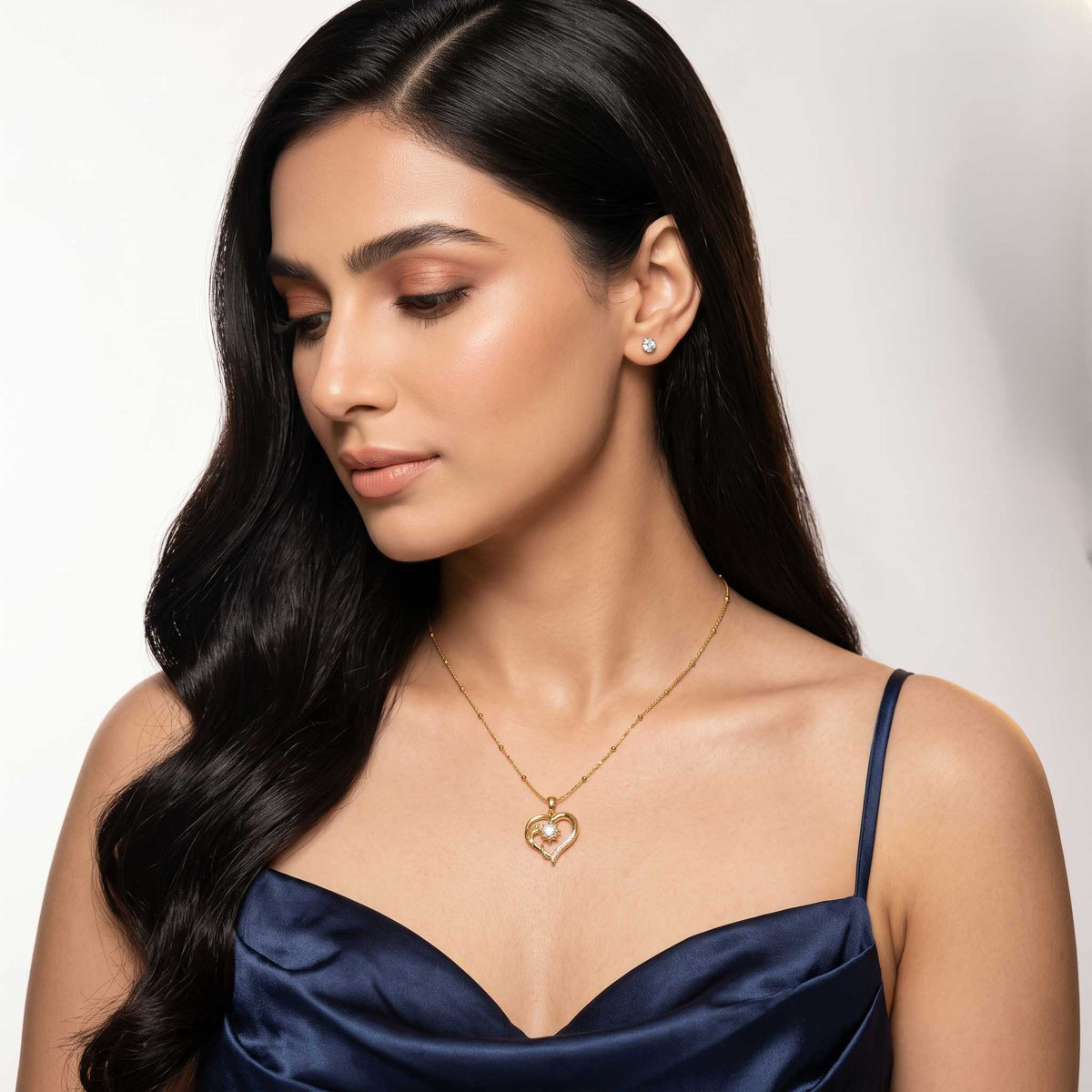 Mystic Love Necklace Model