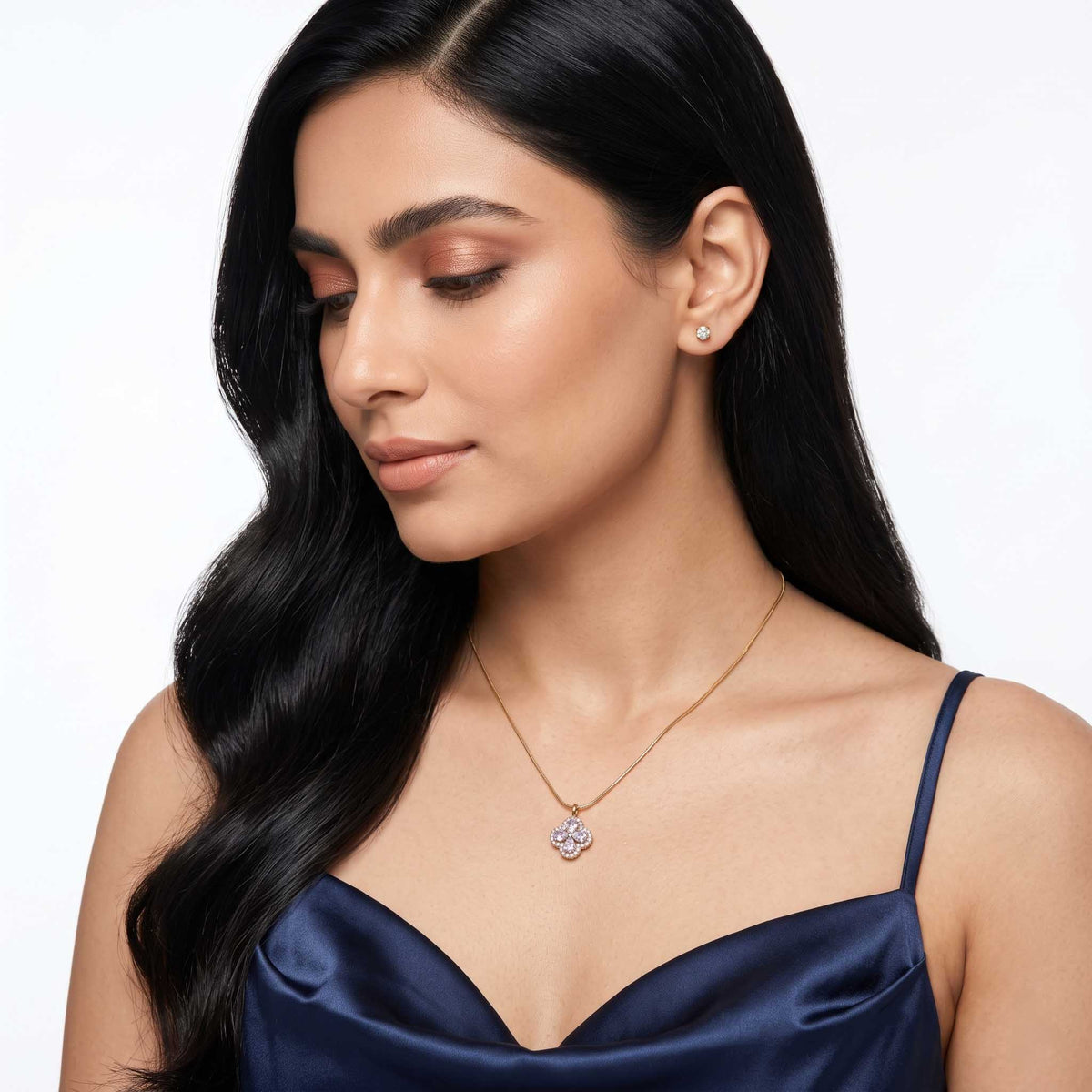 Nova Spark Necklace Model