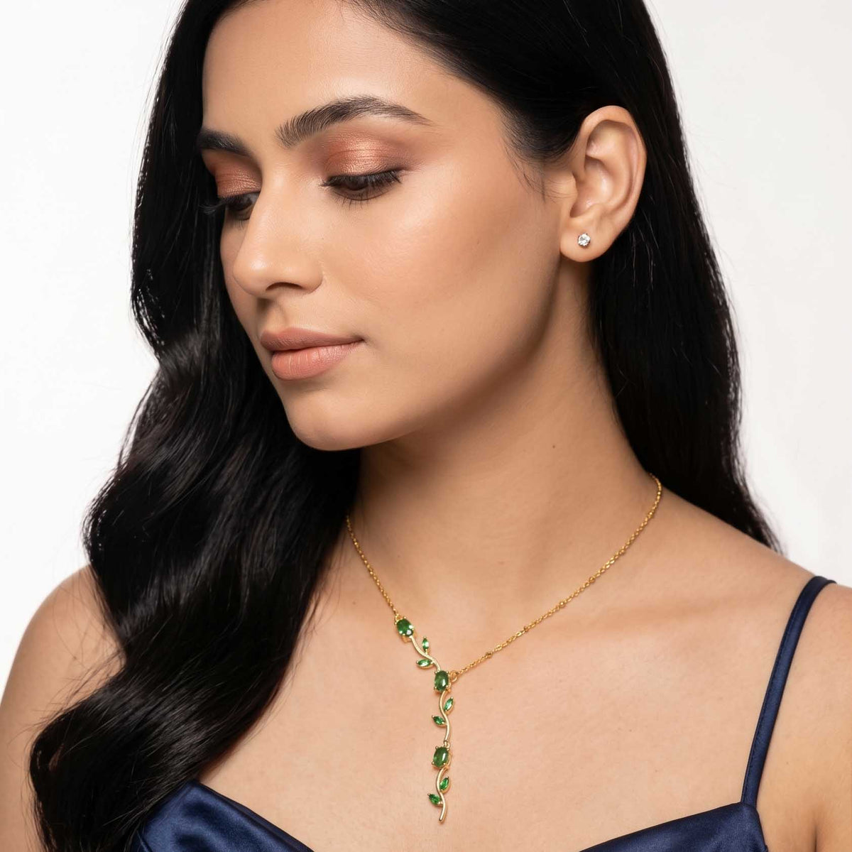 Tulip Emerald Green Necklace Model